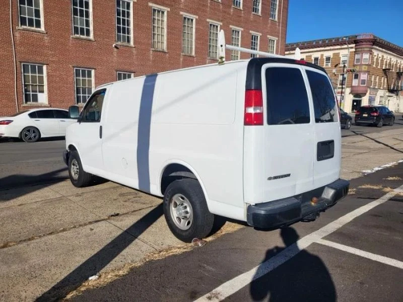 2019 Chevrolet Express - Image 10 of 12