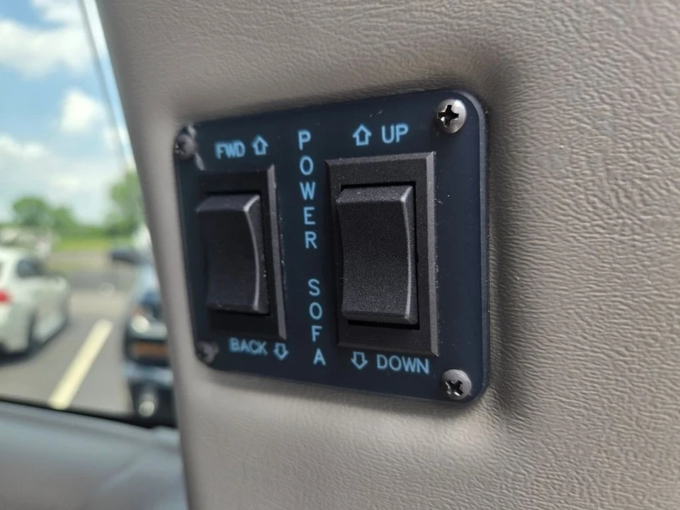 2019 Chevrolet Express - Image 8 of 12
