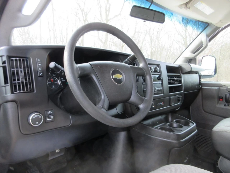 2019 Chevrolet Express - Image 18 of 21