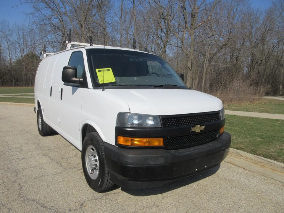 2019 Chevrolet Express - Image 16 of 21