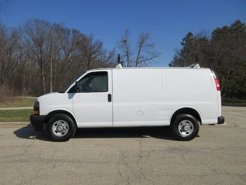 2019 Chevrolet Express - Image 4 of 21