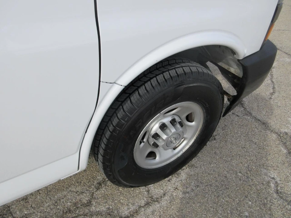 2019 Chevrolet Express - Image 6 of 21