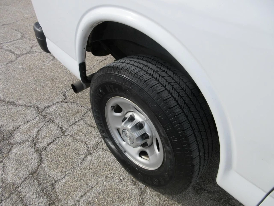 2019 Chevrolet Express - Image 8 of 21