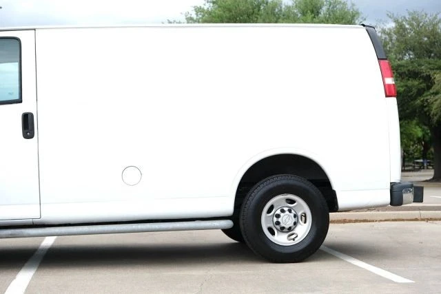 2019 Chevrolet Express - Image 9 of 21