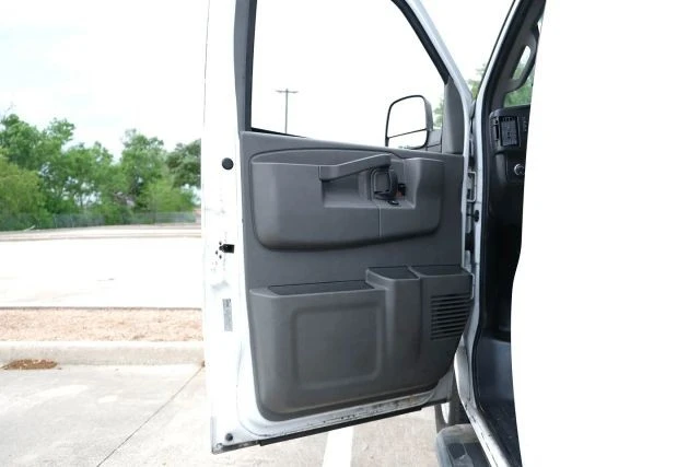 2019 Chevrolet Express - Image 19 of 21