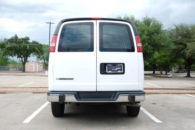 2019 Chevrolet Express - Image 17 of 21