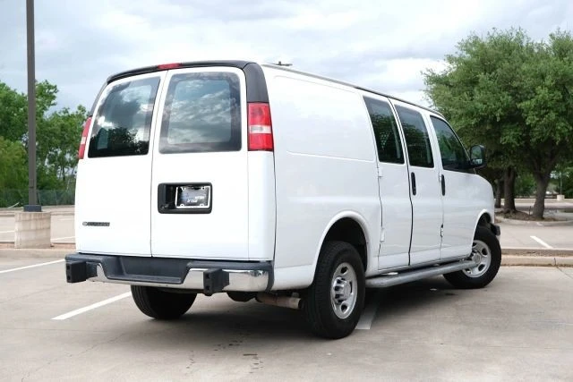 2019 Chevrolet Express - Image 16 of 21