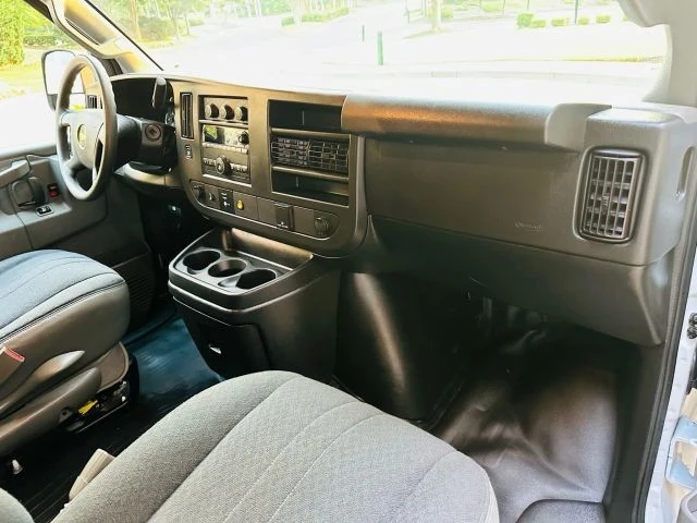 2019 Chevrolet Express - Image 21 of 21