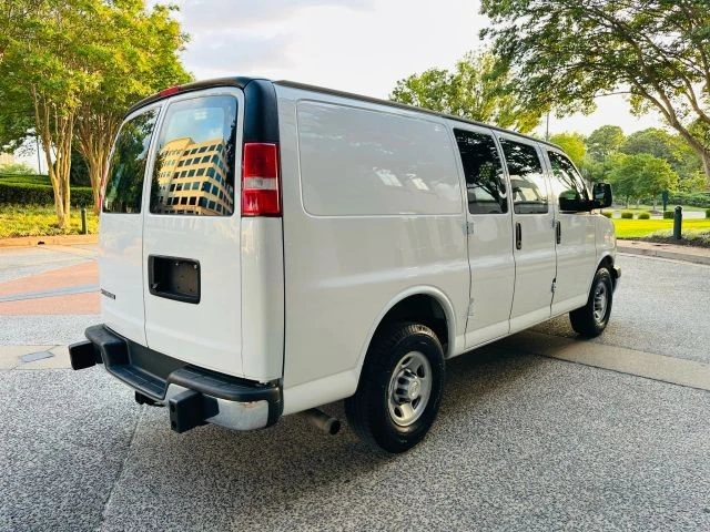 2019 Chevrolet Express - Image 10 of 21