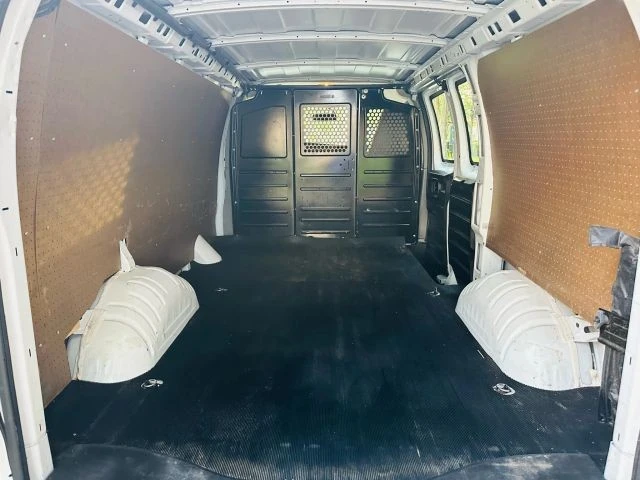 2019 Chevrolet Express - Image 13 of 21