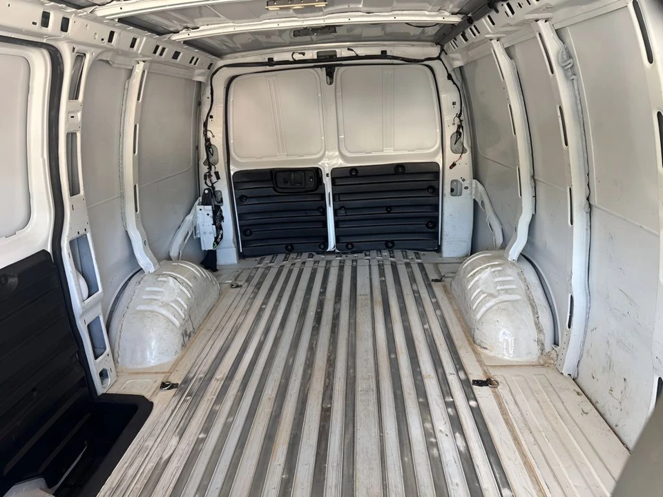 2019 Chevrolet Express - Image 10 of 21