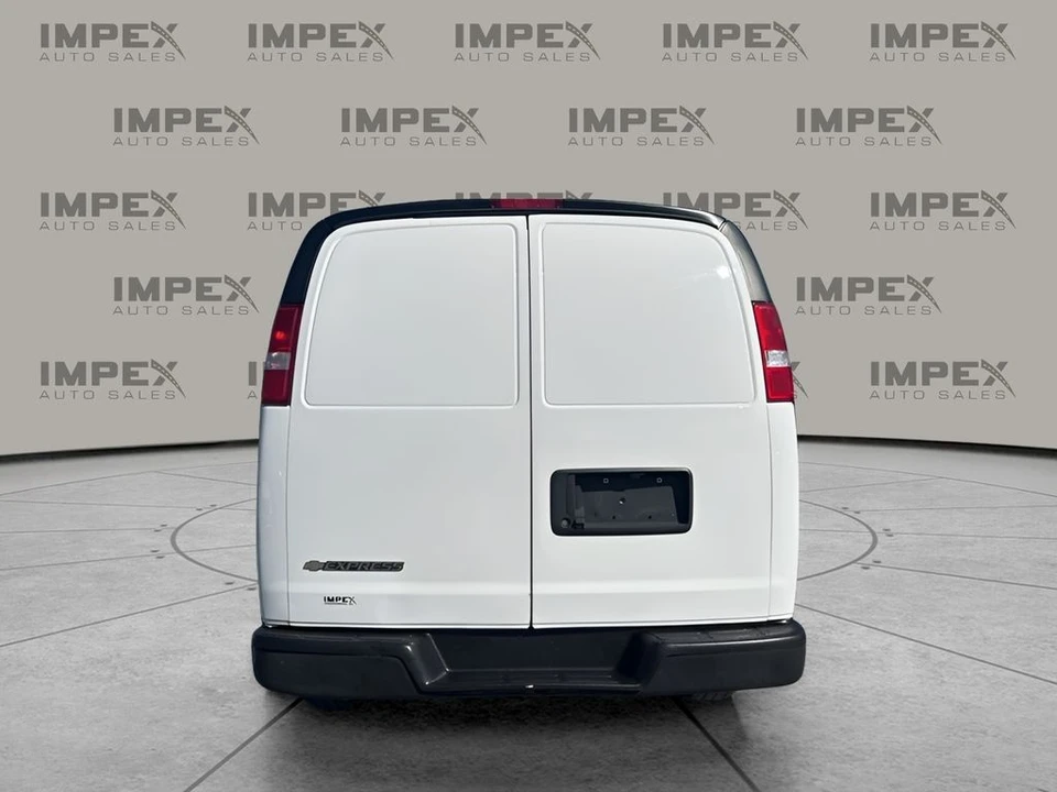 2019 Chevrolet Express - Image 4 of 21