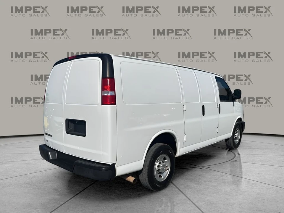 2019 Chevrolet Express - Image 5 of 21