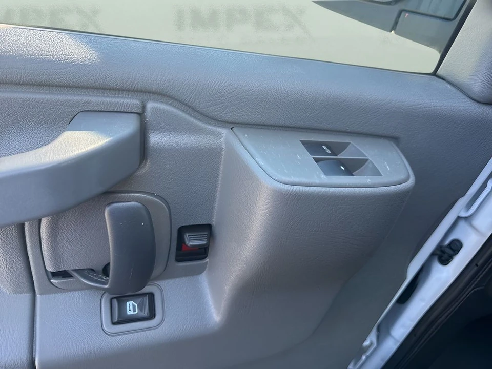 2019 Chevrolet Express - Image 20 of 21