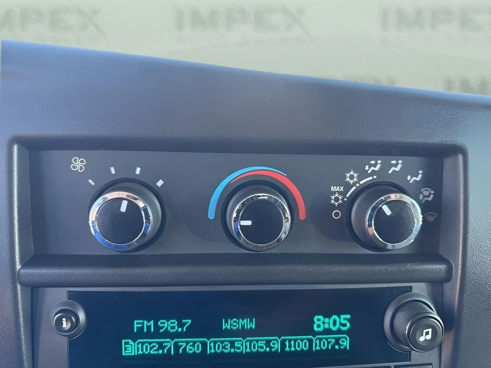 2019 Chevrolet Express - Image 15 of 21