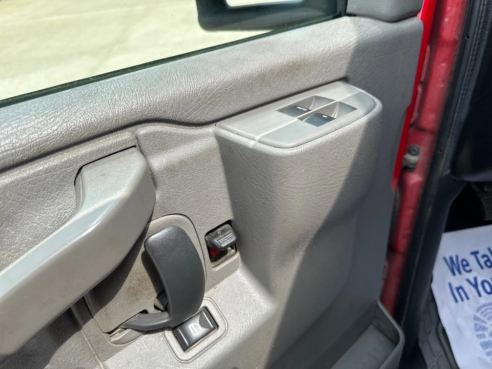 2019 Chevrolet Express - Image 16 of 21