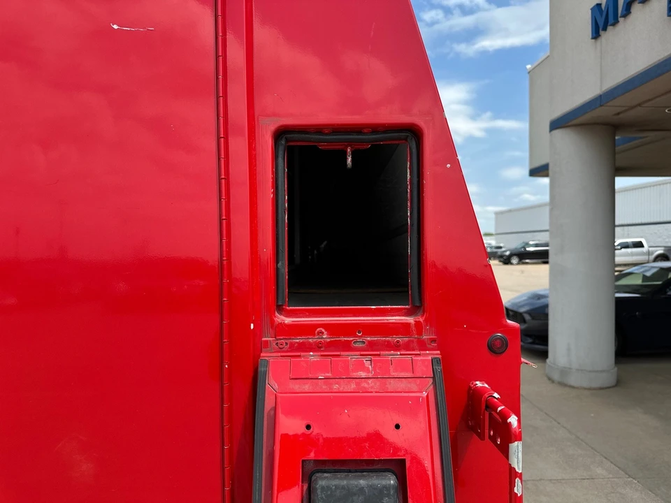 2019 Chevrolet Express - Image 10 of 12