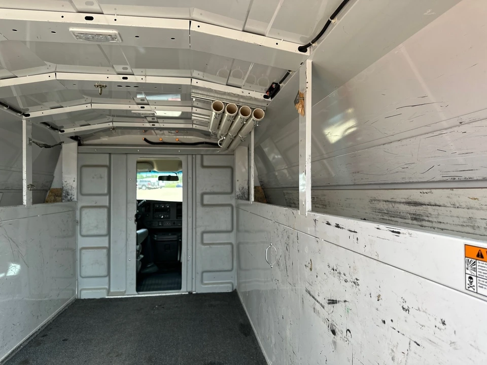 2019 Chevrolet Express - Image 12 of 21