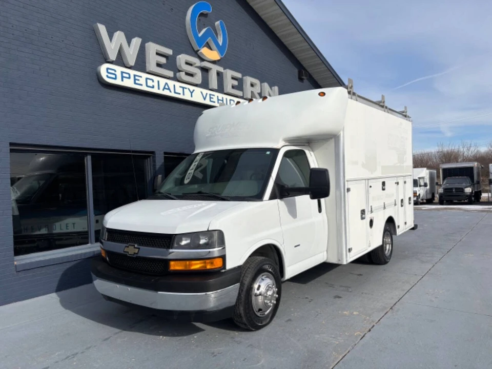 2019 Chevrolet Express - Image 3 of 12