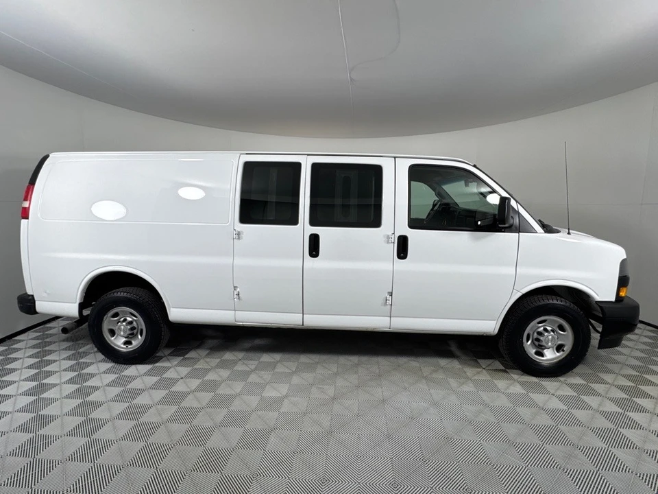 2019 Chevrolet Express - Image 4 of 12
