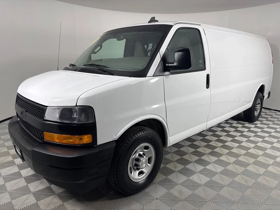 2019 Chevrolet Express - Image 8 of 12