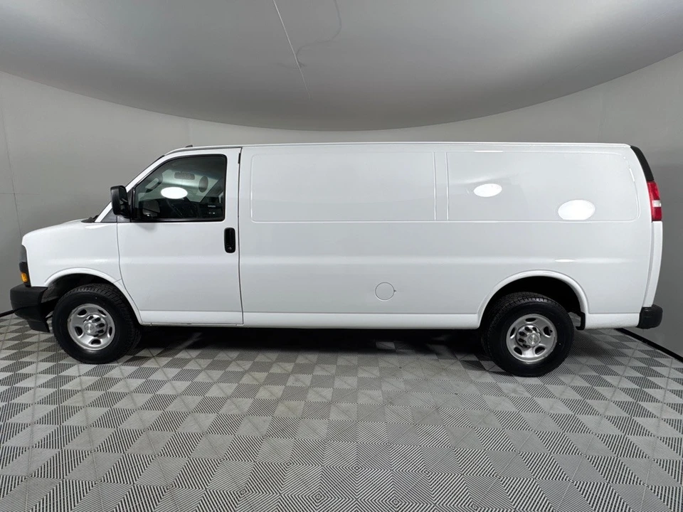 2019 Chevrolet Express - Image 7 of 12