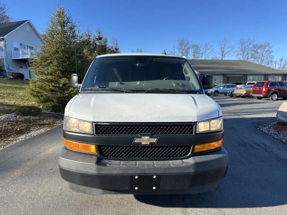 2019 Chevrolet Express - Image 4 of 12