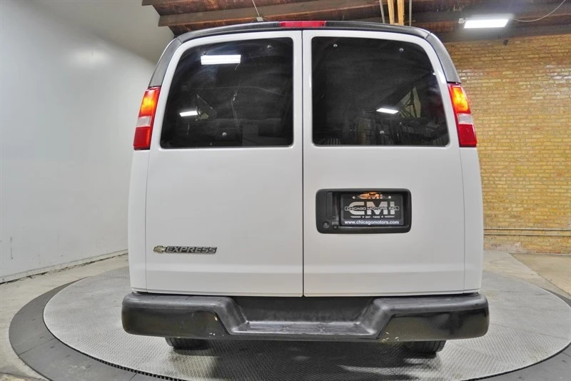 2019 Chevrolet Express - Image 15 of 21