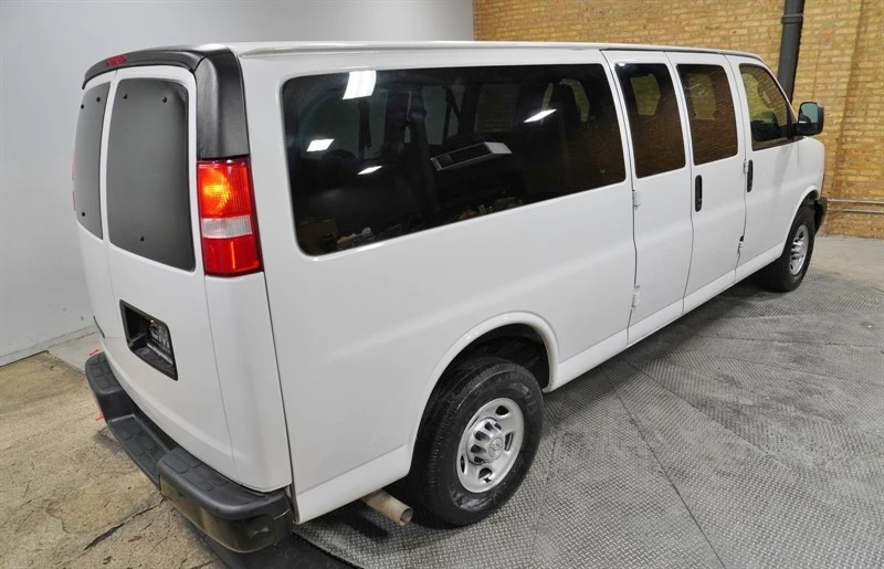 2019 Chevrolet Express - Image 11 of 21