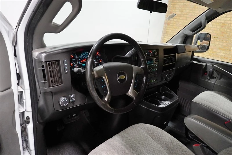 2019 Chevrolet Express - Image 21 of 21