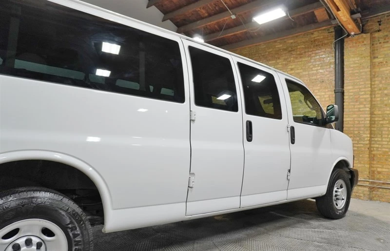 2019 Chevrolet Express - Image 13 of 21