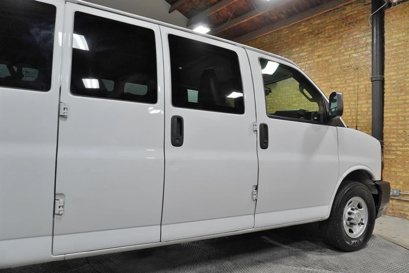 2019 Chevrolet Express - Image 14 of 21