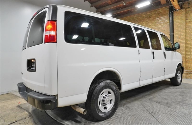 2019 Chevrolet Express - Image 10 of 21