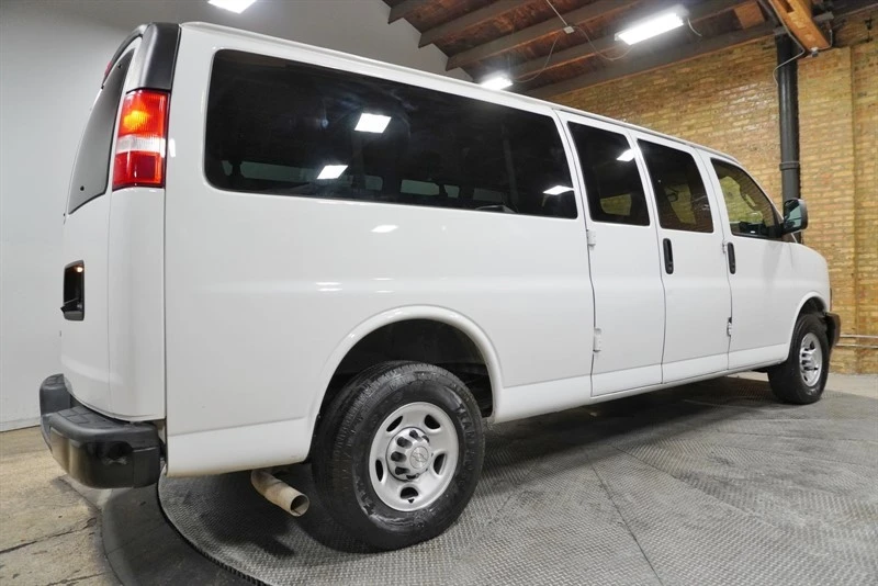 2019 Chevrolet Express - Image 12 of 21