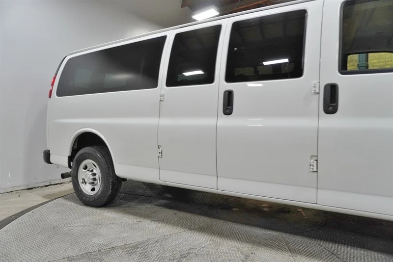 2019 Chevrolet Express - Image 9 of 12