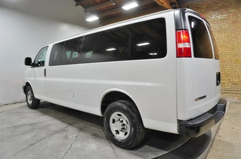 2019 Chevrolet Express - Image 18 of 21
