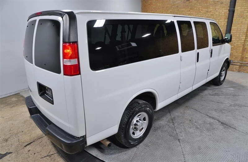 2019 Chevrolet Express - Image 13 of 21