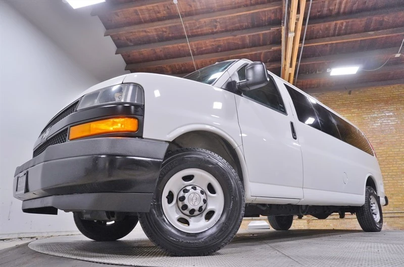 2019 Chevrolet Express - Image 3 of 21