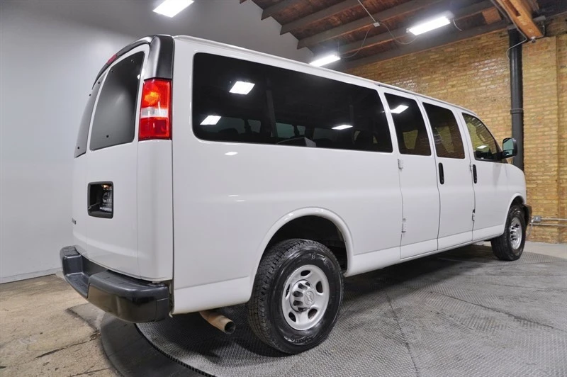 2019 Chevrolet Express - Image 12 of 21