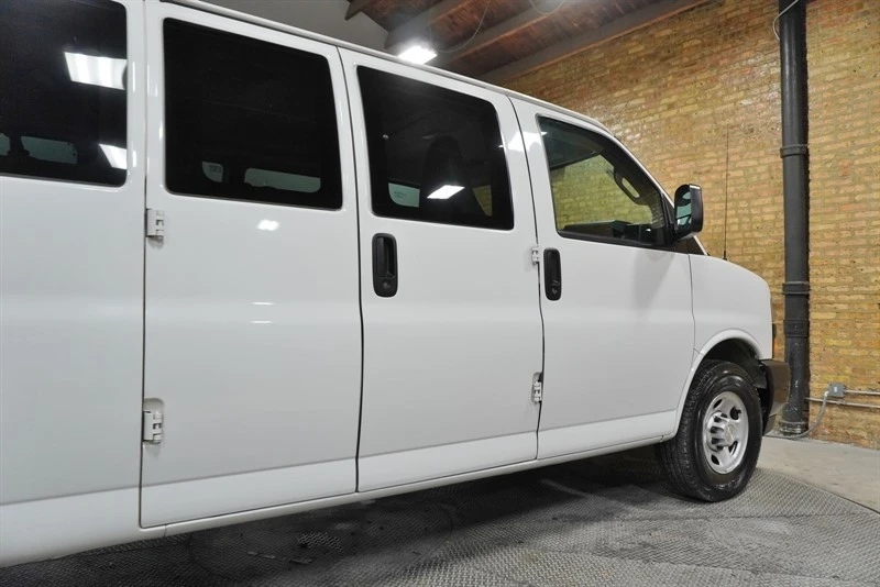 2019 Chevrolet Express - Image 16 of 21