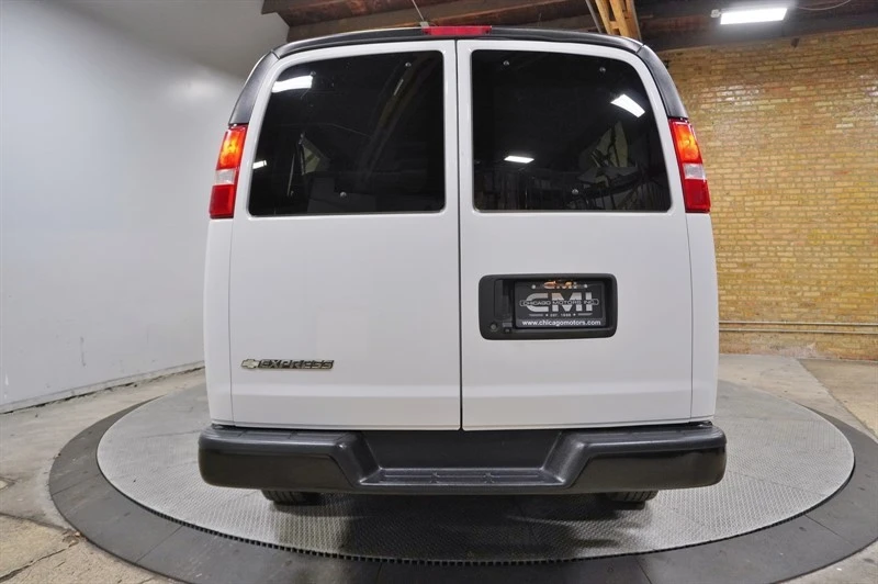2019 Chevrolet Express - Image 17 of 21