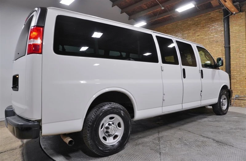 2019 Chevrolet Express - Image 14 of 21