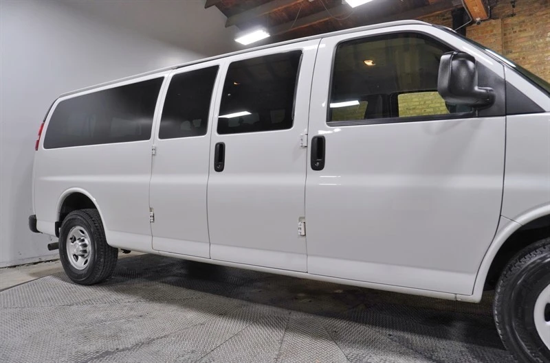 2019 Chevrolet Express - Image 9 of 21