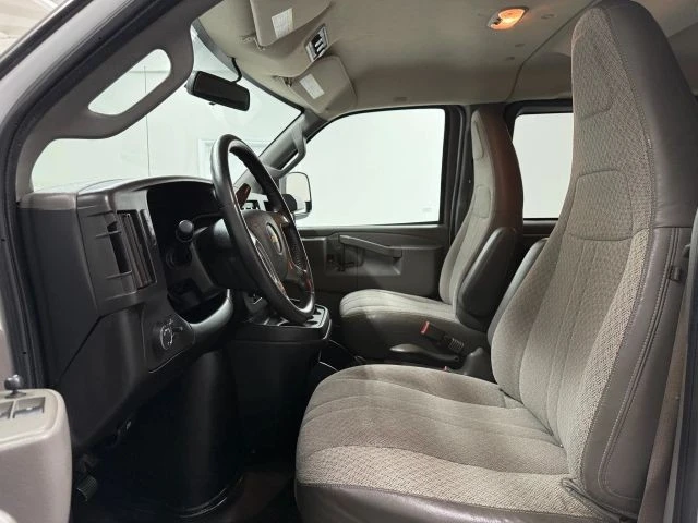 2019 Chevrolet Express - Image 13 of 21