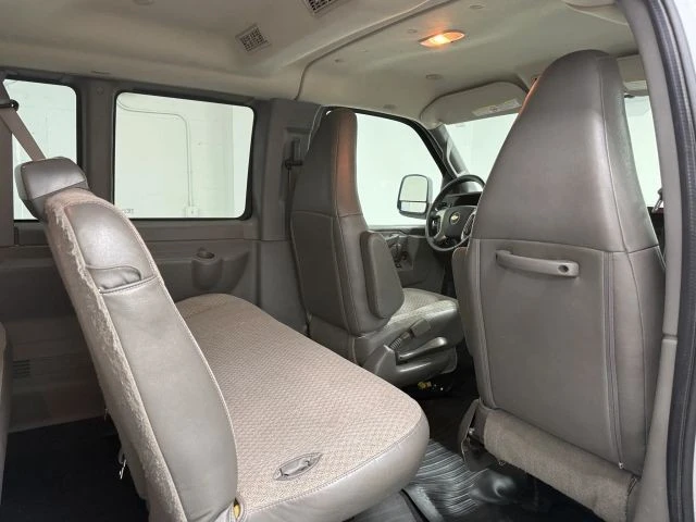 2019 Chevrolet Express - Image 15 of 21