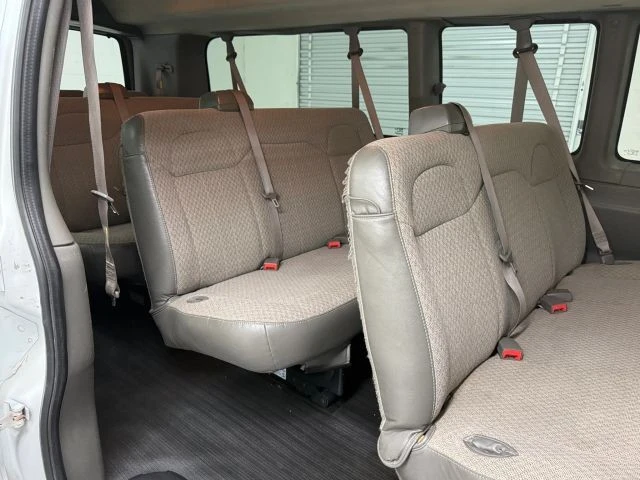 2019 Chevrolet Express - Image 14 of 21