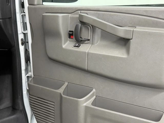 2019 Chevrolet Express - Image 20 of 21