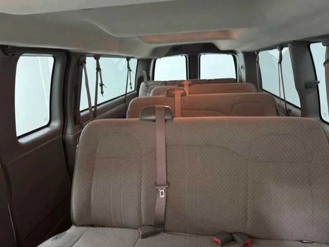 2019 Chevrolet Express - Image 17 of 21