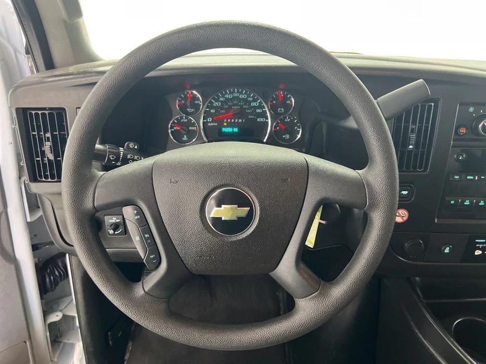 2019 Chevrolet Express - Image 10 of 21