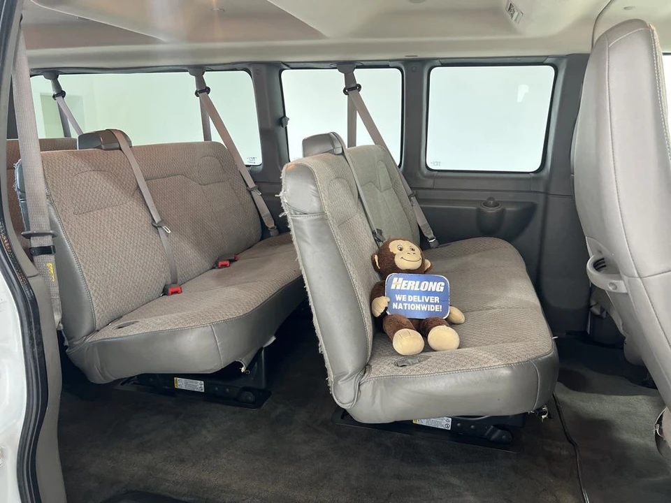 2019 Chevrolet Express - Image 18 of 21